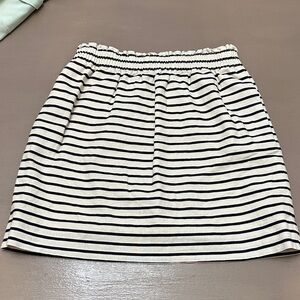 J. Crew Black and White Women’s Striped Mini Skirt Size 4 with pockets